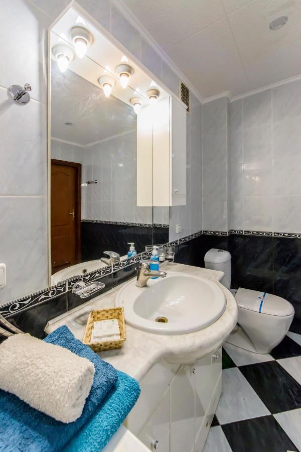 קייב Two-Room Apartments On Maidan Nezavisimosti מראה חיצוני תמונה