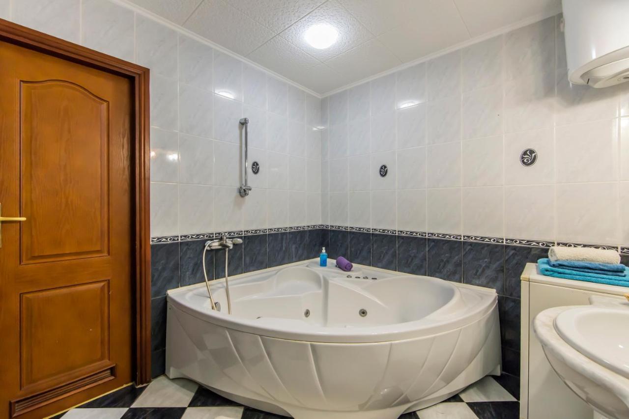 קייב Two-Room Apartments On Maidan Nezavisimosti מראה חיצוני תמונה